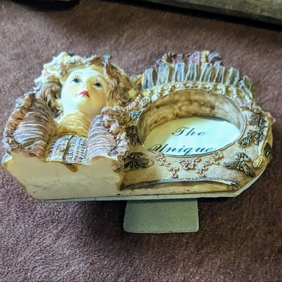 The Unique Collection Resin Victorian Miniature Picture Frame - Picture 7 of 12